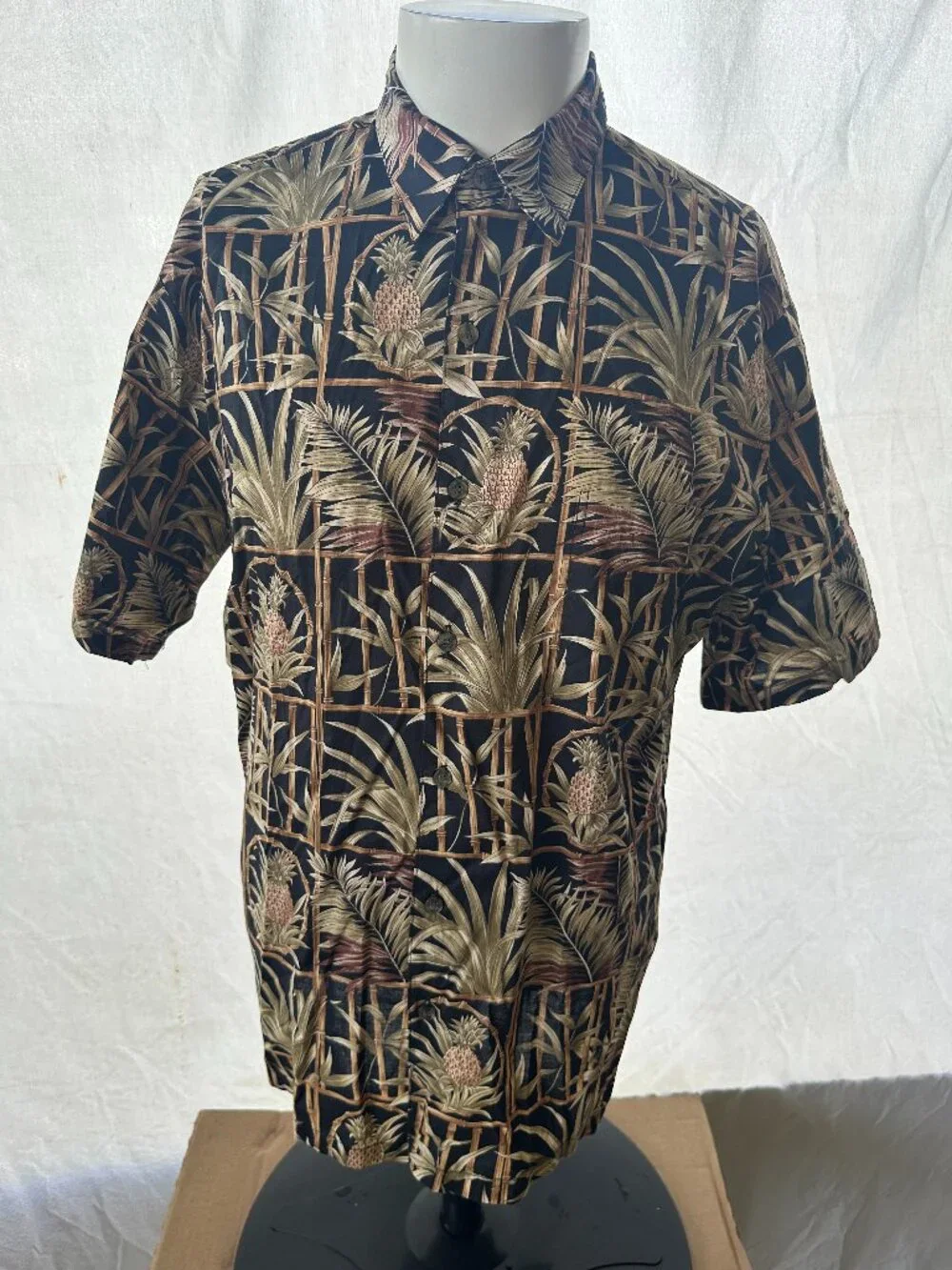 Tori Richard Men's Pineapple Bamboo Pattern Brown Black Hawaiian Shirt Size Medi